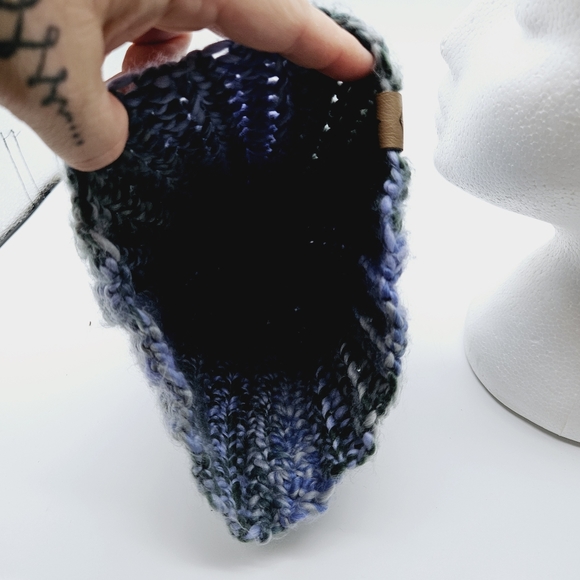 HAZEL & IVY | knit pompom beanie toque winter hat - Picture 7 of 7